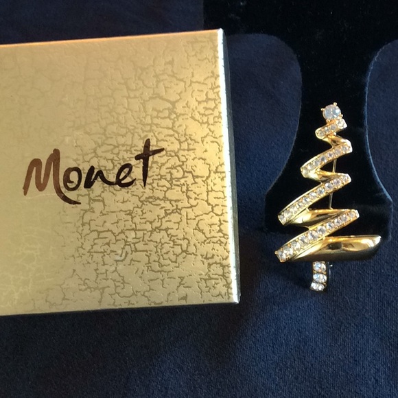 Vintage New Monet Christmas Tree Brooch in Box - Picture 1 of 6